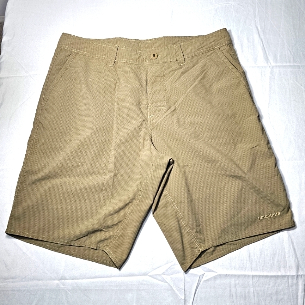 Patagonia Men's 36 Tan  Brown Chino Walking Hiking Casual Summer Shorts
